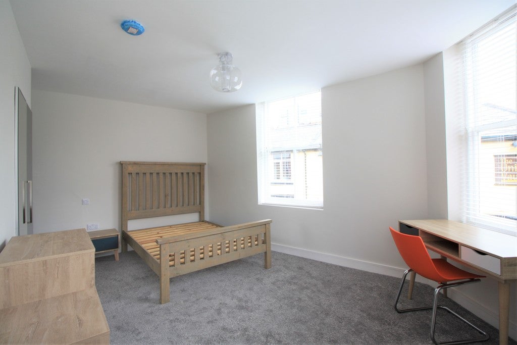 Flat Egerton Drive in Upton-By-Chester