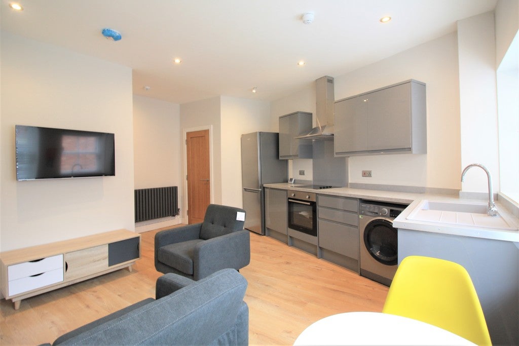Flat Egerton Drive in Upton-By-Chester