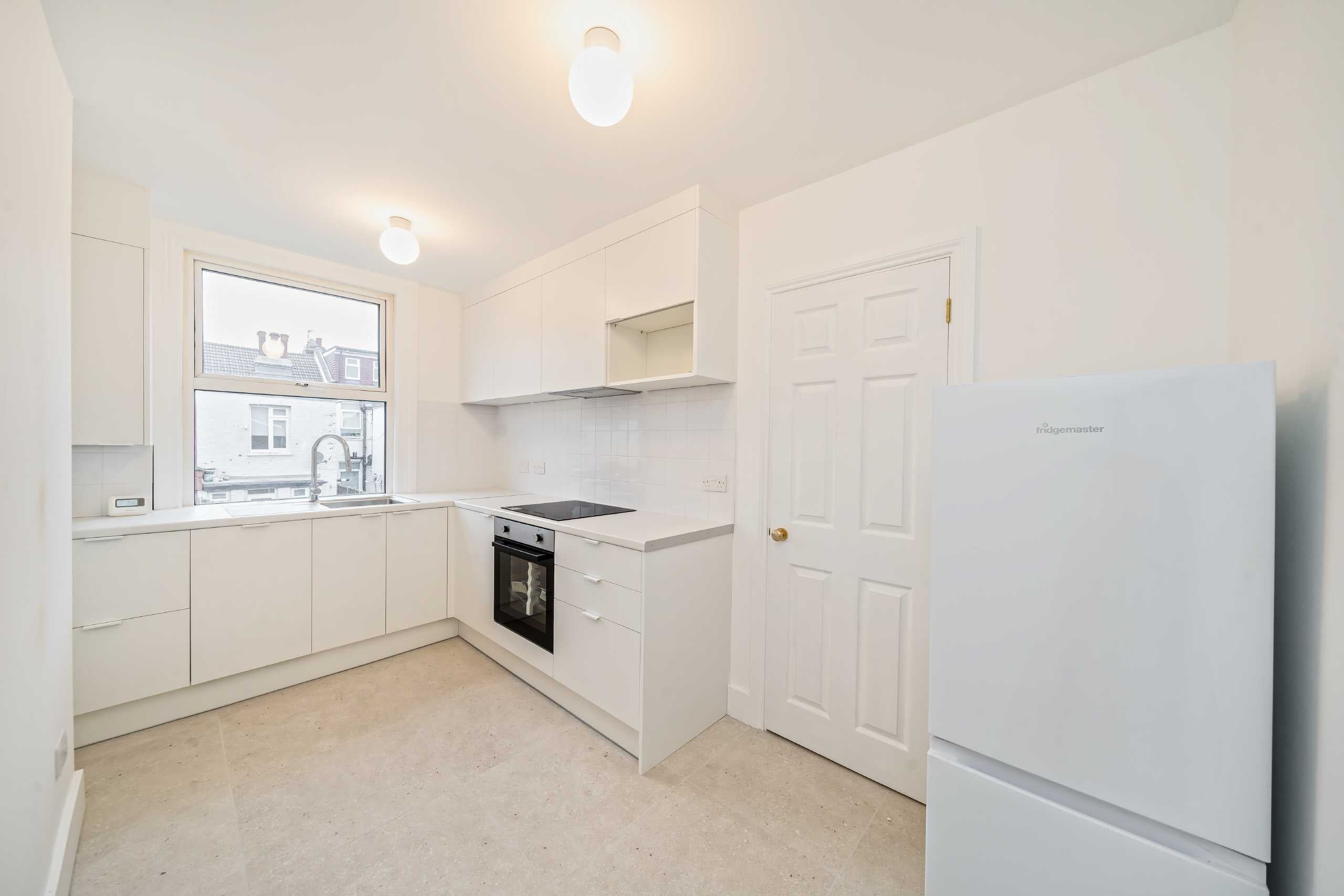 Flat Deacon Road in Greater London