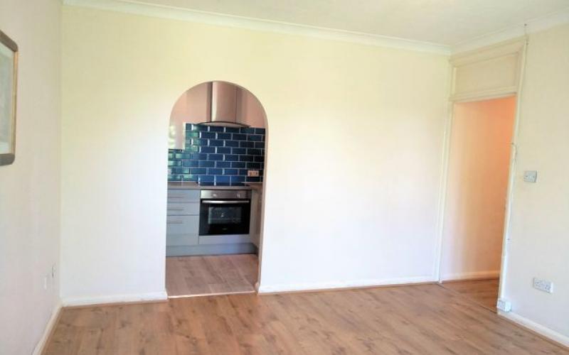 Flat Upton Court Road in Slough