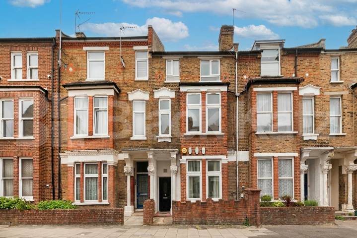 Flat Iverson Road in Greater London