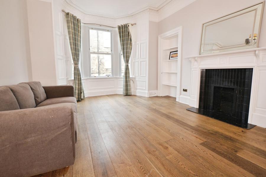 Flat Morningside Road in City of Edinburgh