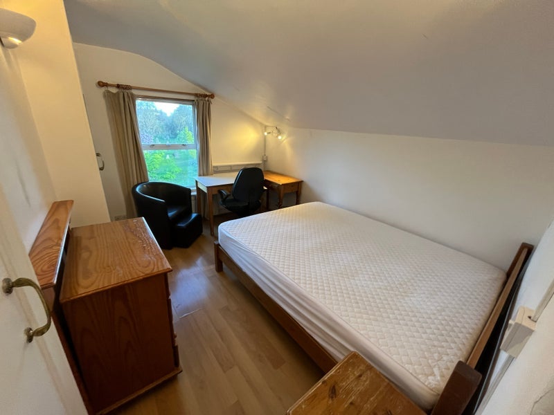 Room St Dunstan's Road in Greater London