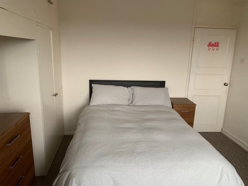 Room Lancaster Court in Greater London