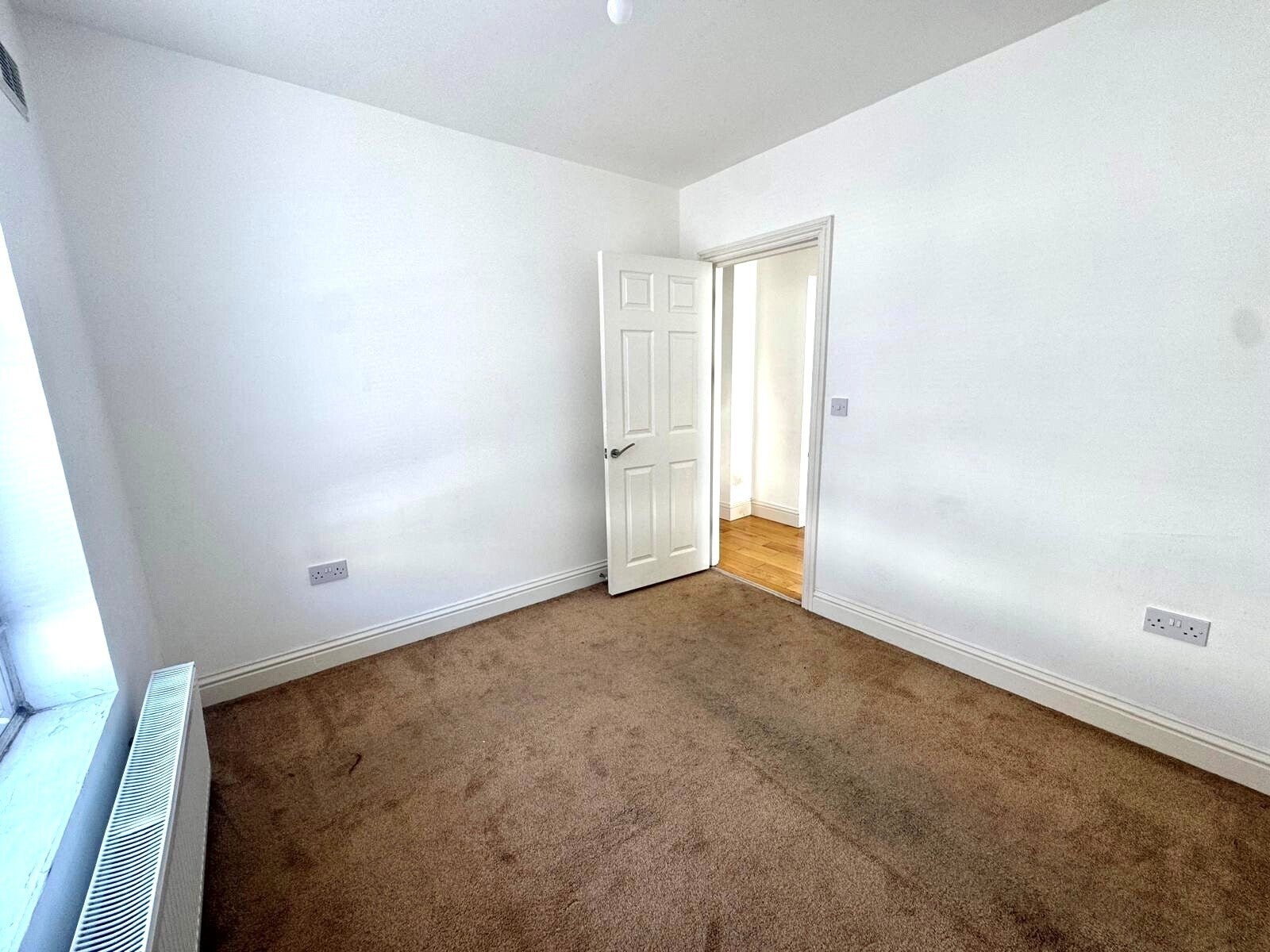 Flat Albert Road in Greater London