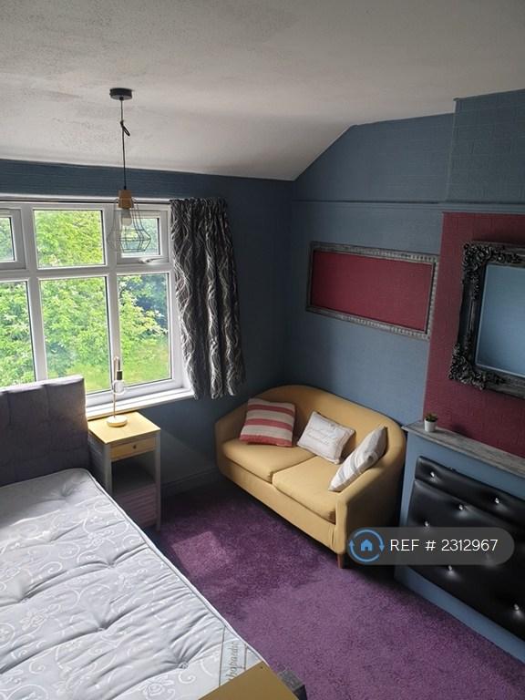 Room Brentbridge Road in Manchester