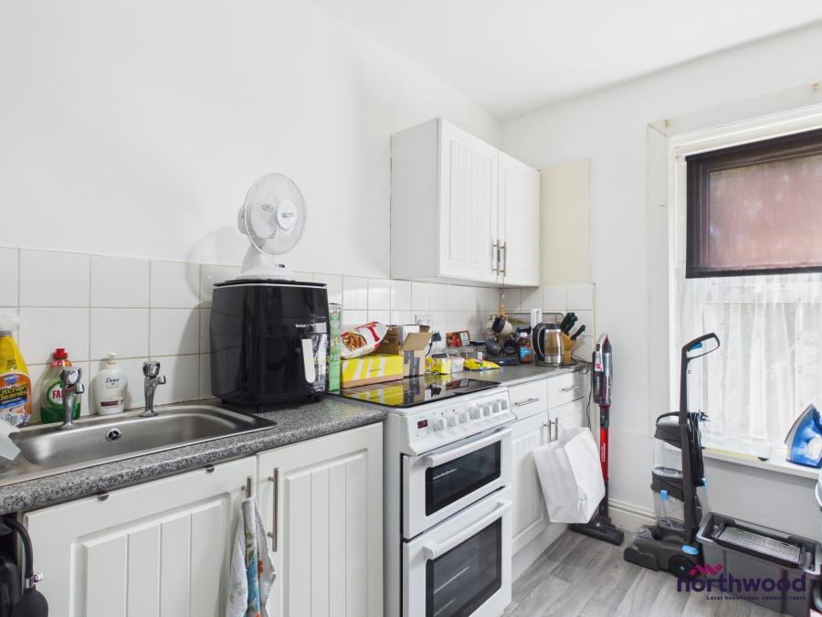 Flat Elphinstone Road in St Leonards