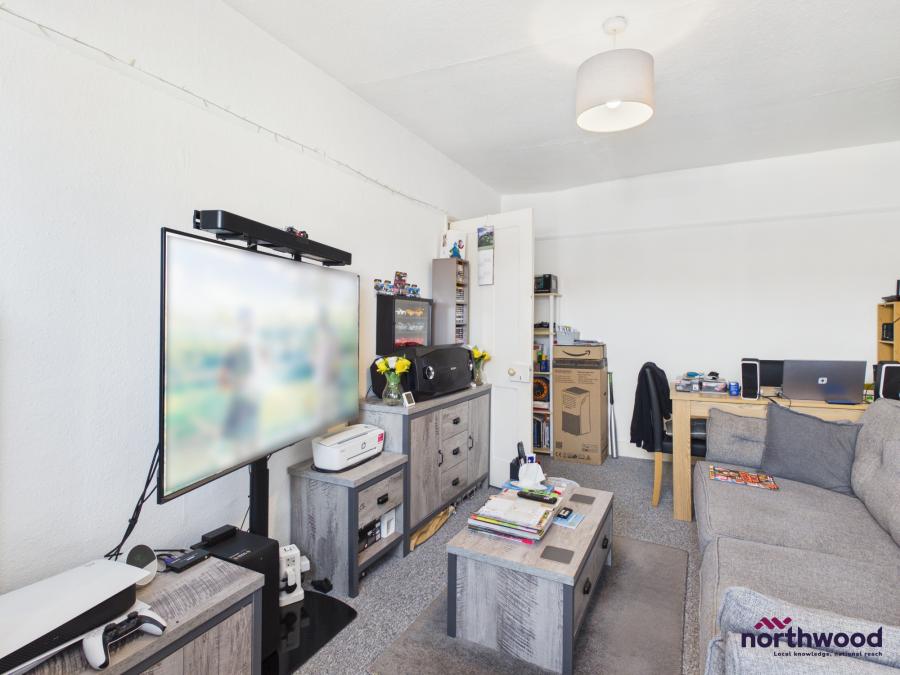 Flat Elphinstone Road in St Leonards