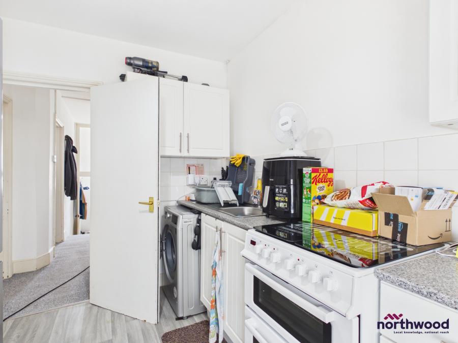 Flat Elphinstone Road in St Leonards