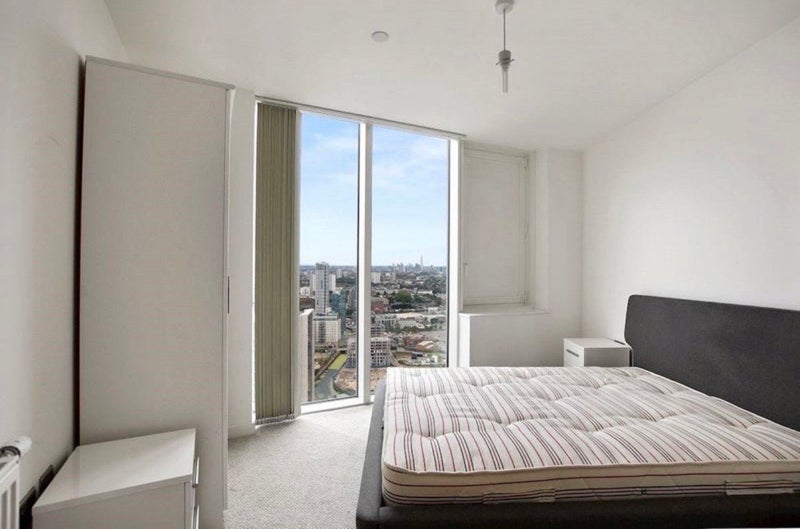 Room High Street in Greater London