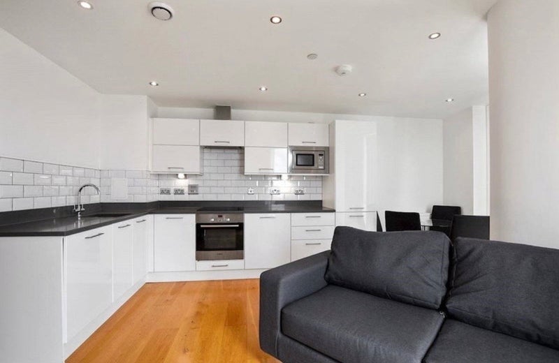 Room High Street in Greater London