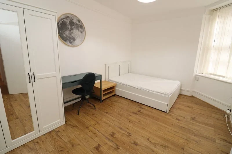 Room Scott Ellis Gardens in City of Westminster