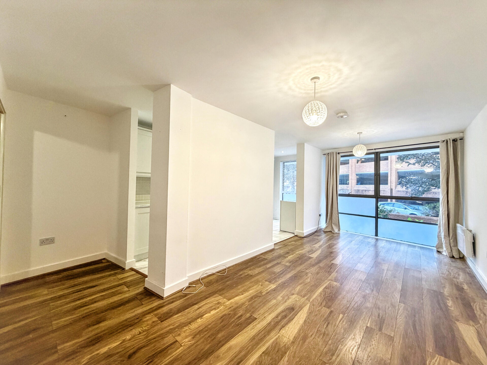 Flat Kent Road in Greater London