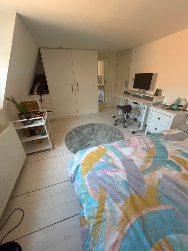 Room Baron Street in Greater London