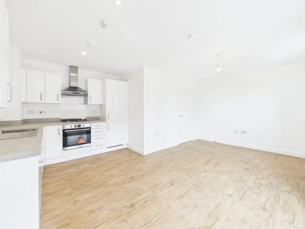 Flat Perrybrook Road in Tewkesbury
