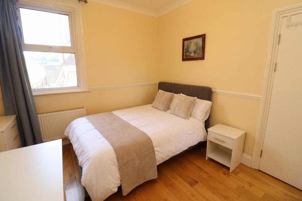 Room Globe Road in Greater London