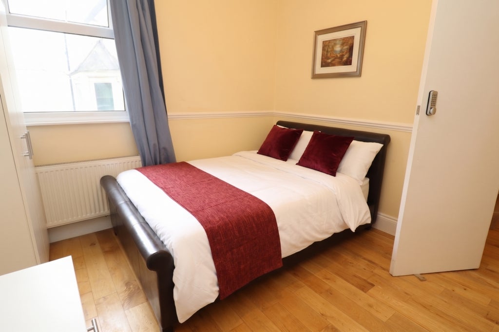 Room Globe Road in Greater London