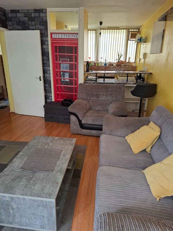 Flat Winterfold Close in Greater London