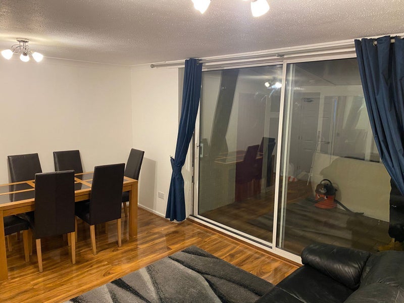 Room Vauxhall Crescent in Metropolitan Borough of Solihull