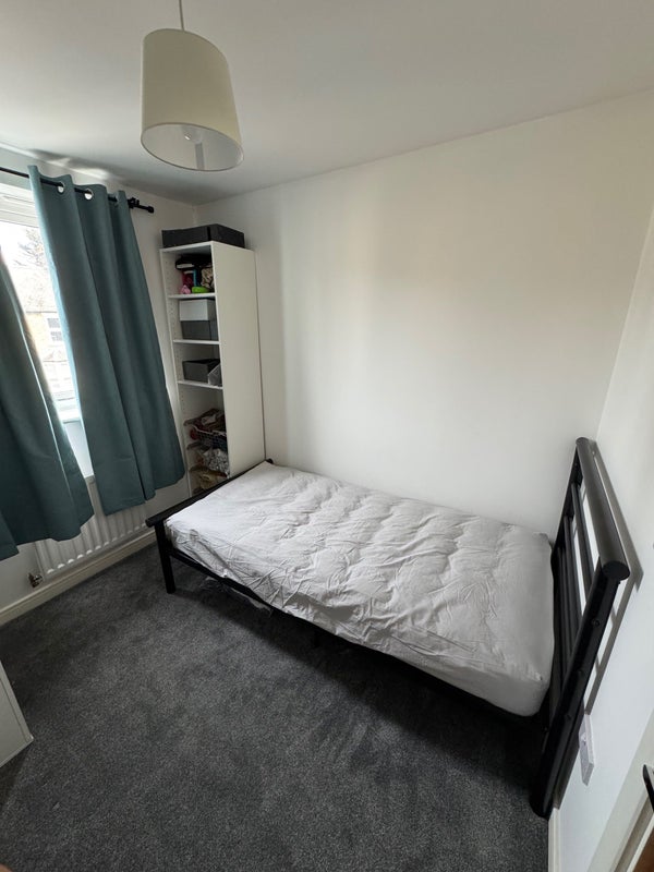 Room Marconi Road in Chelmsford