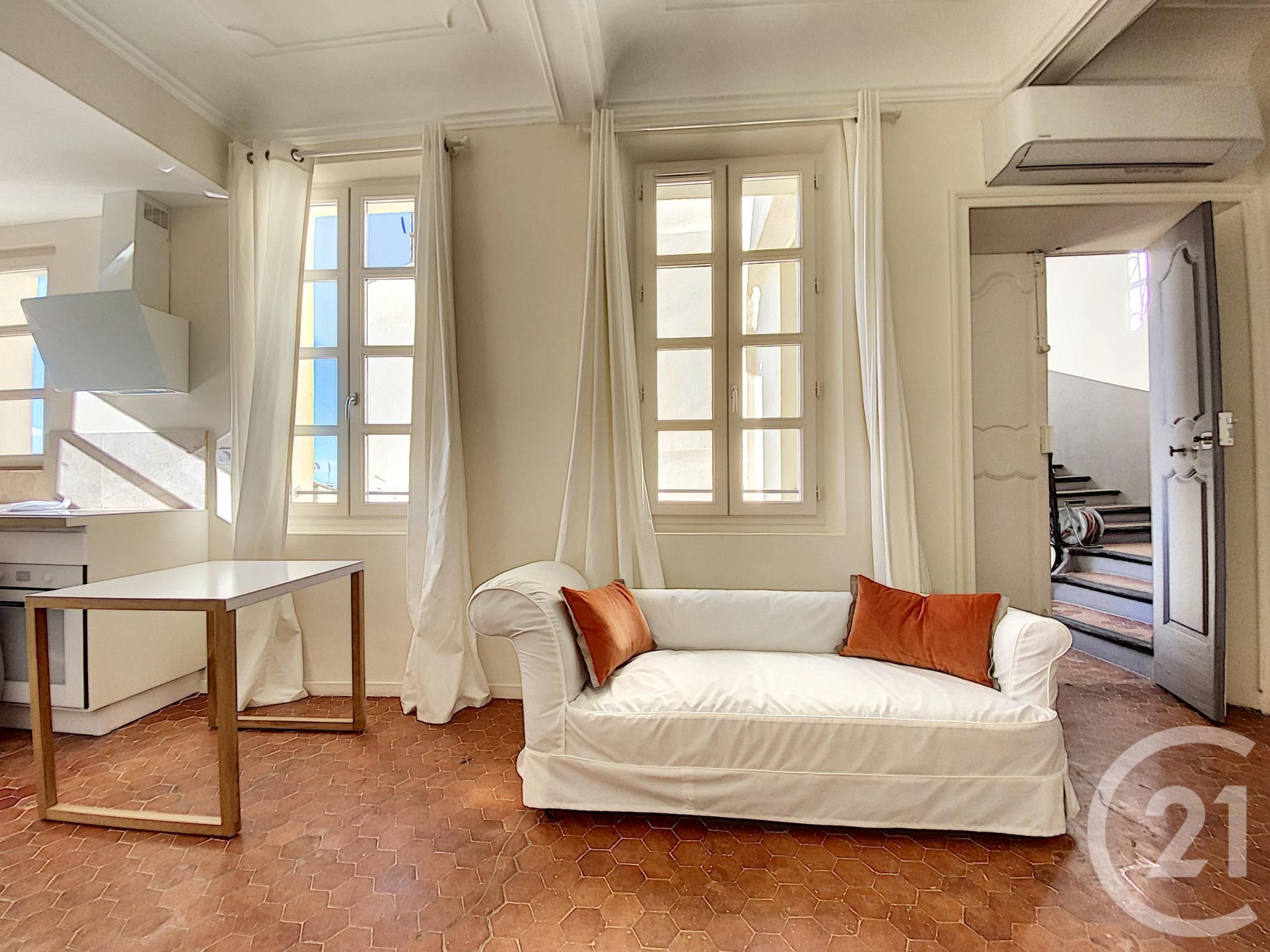 Flat Place aux Aires in Grasse