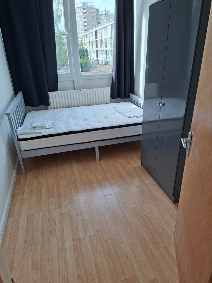 Room Alton Road in Greater London
