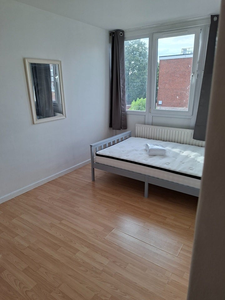 Room Alton Road in Greater London
