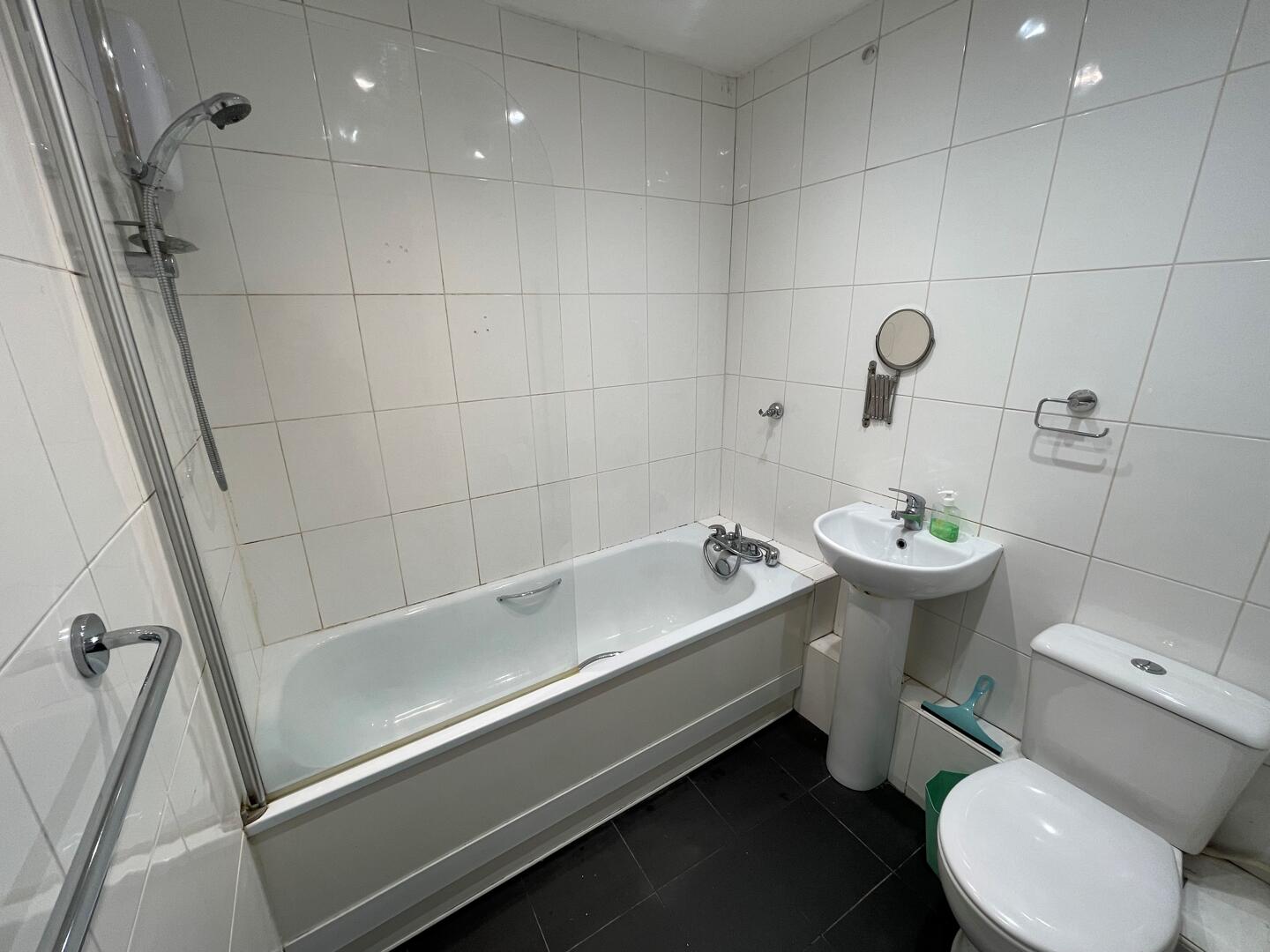 Flat Tinniswood Close in Greater London