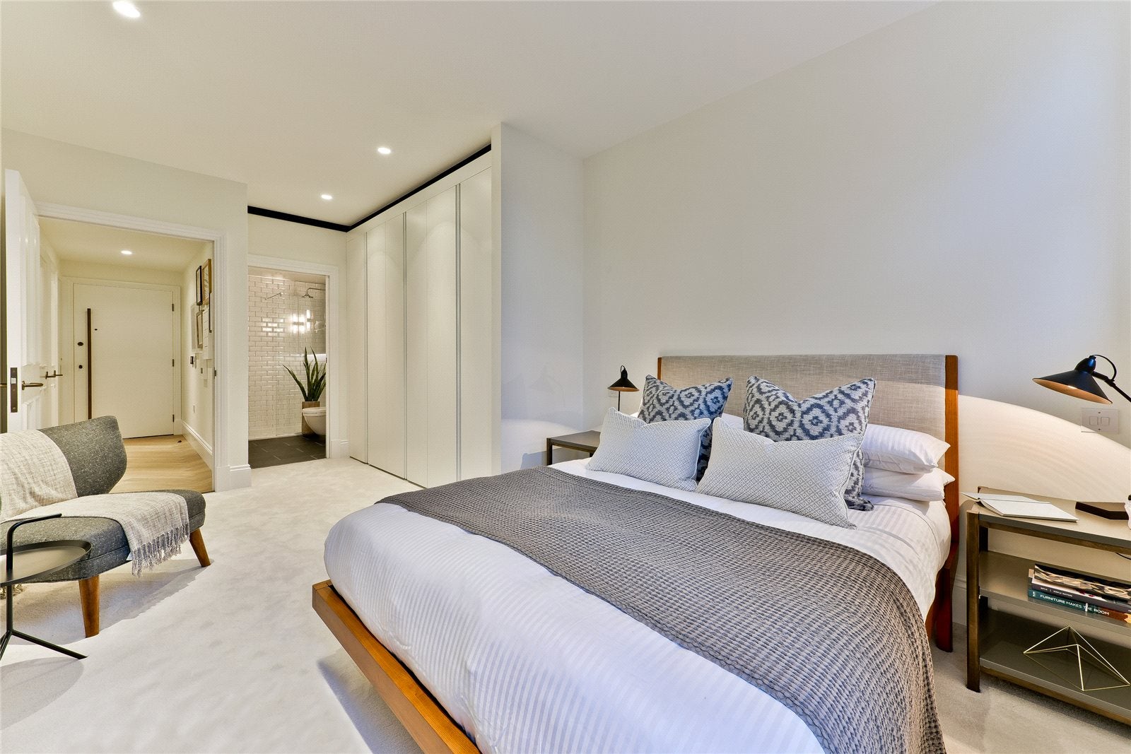 Flat Mount Pleasant in Greater London