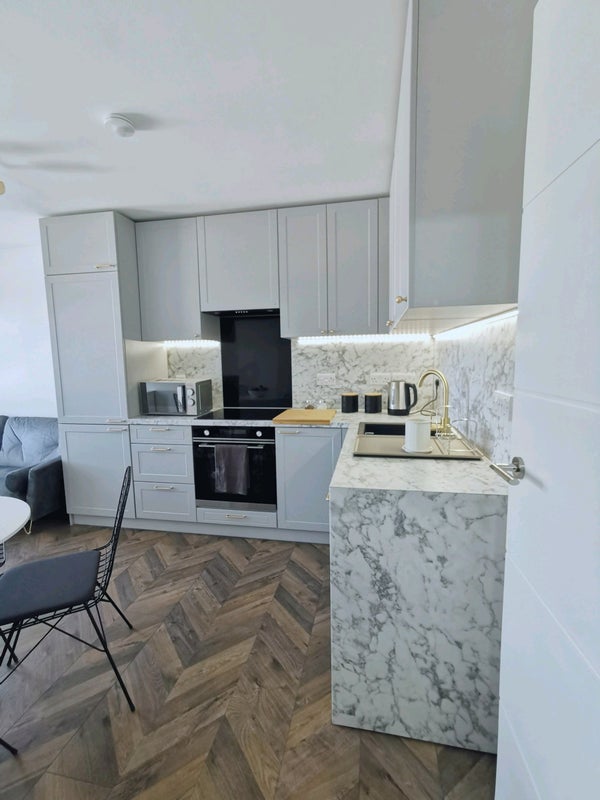 Flat Loaning Road in City of Edinburgh