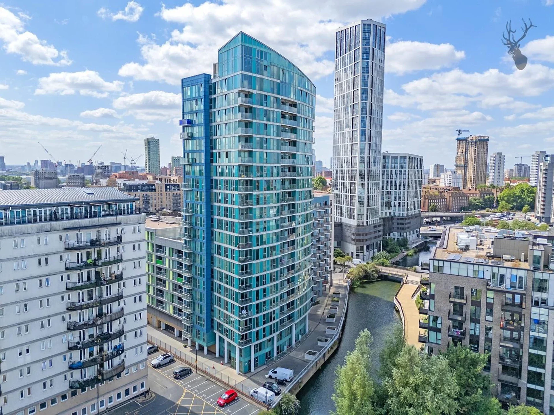 Flat Court Yard in Greater London