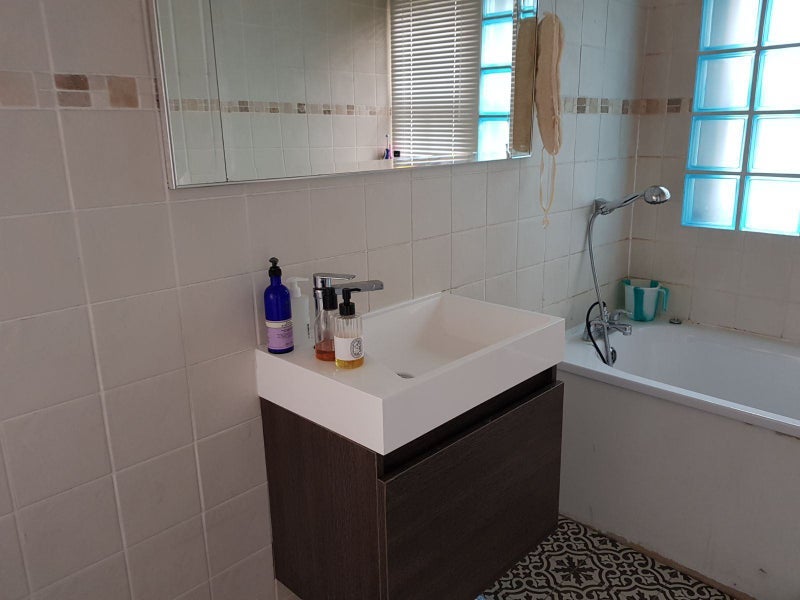 Room Edgware Road in City of Westminster