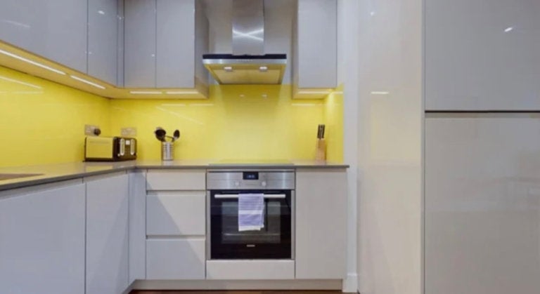 Flat Aldgate in City of London