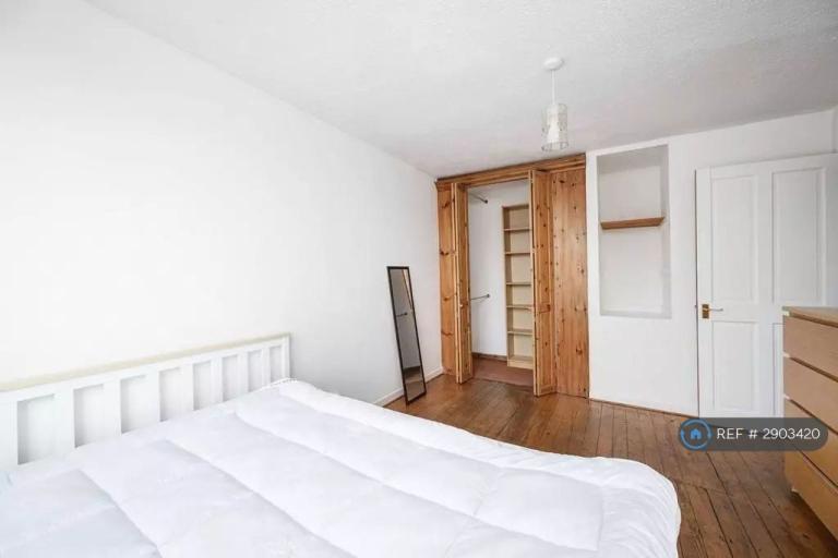 Room Mansford Street in Greater London