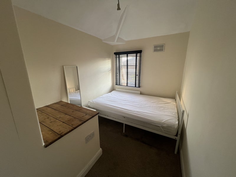 Room Devonshire Road in Wigan