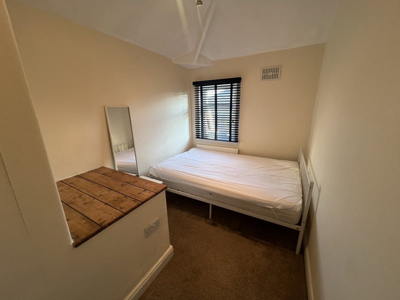 Room Devonshire Road in Wigan