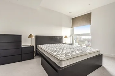 Flat Glenthorne Road in Greater London