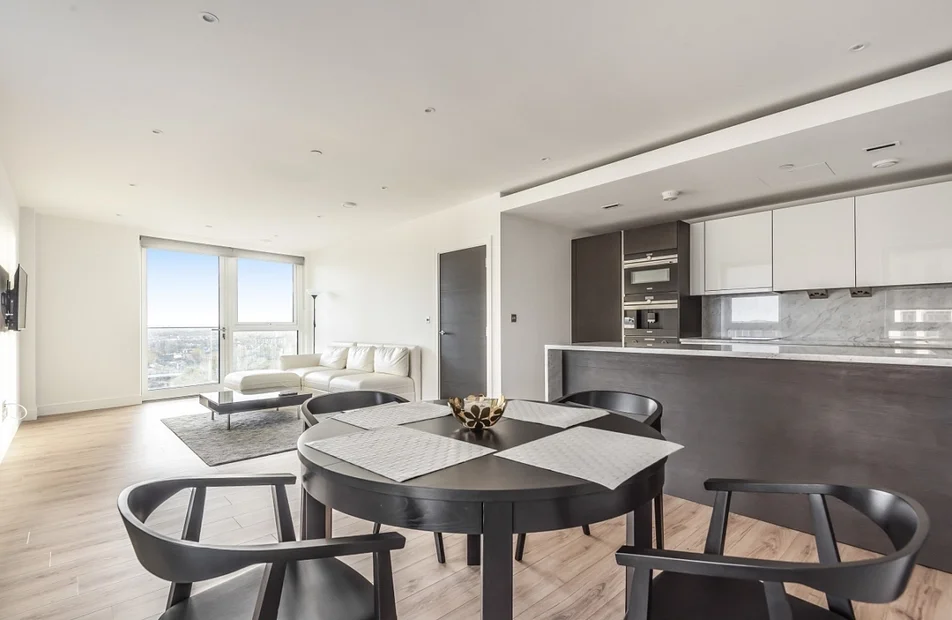 Flat Glenthorne Road in Greater London