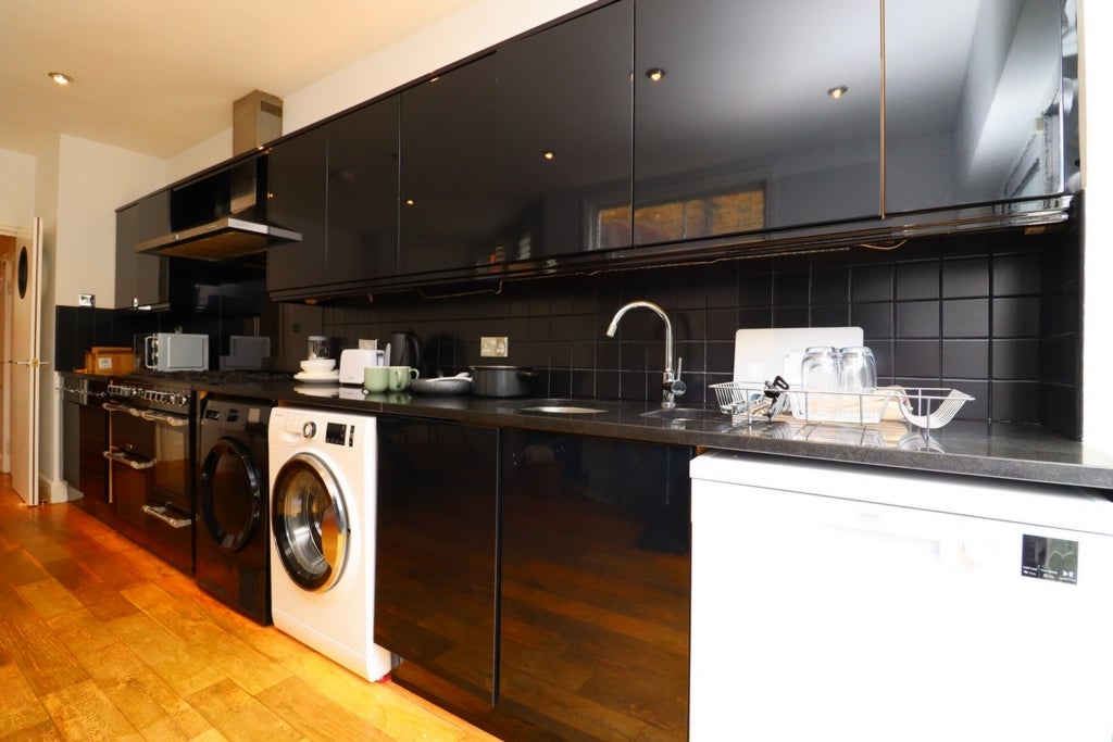 Room Globe Road in Greater London