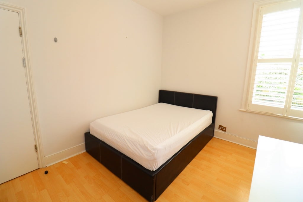Room Globe Road in Greater London