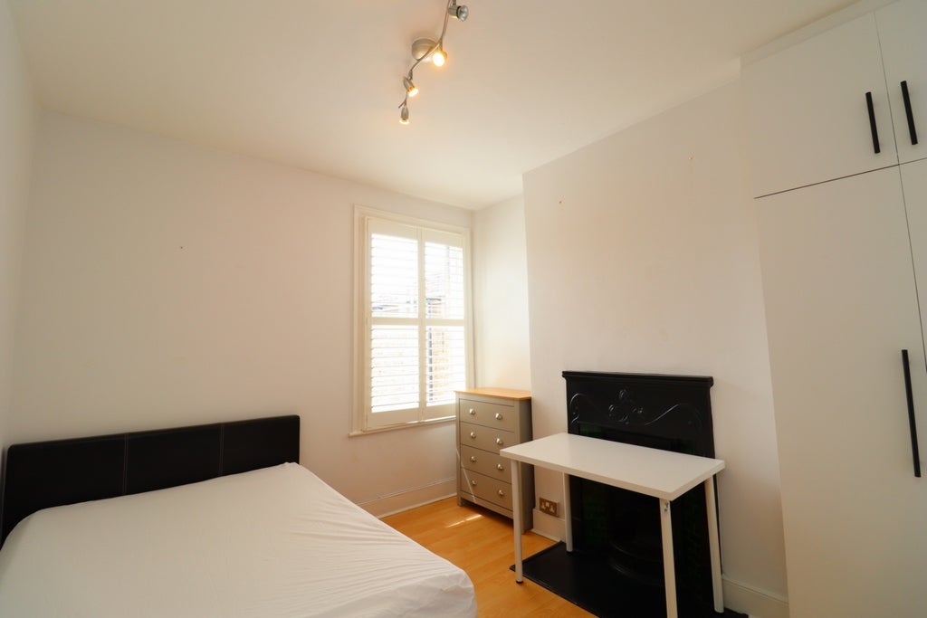 Room Globe Road in Greater London