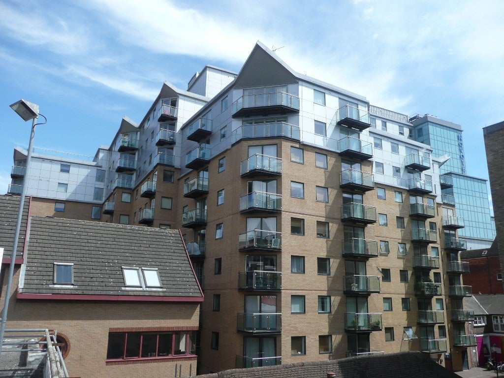 Flat Garrard Street in Reading
