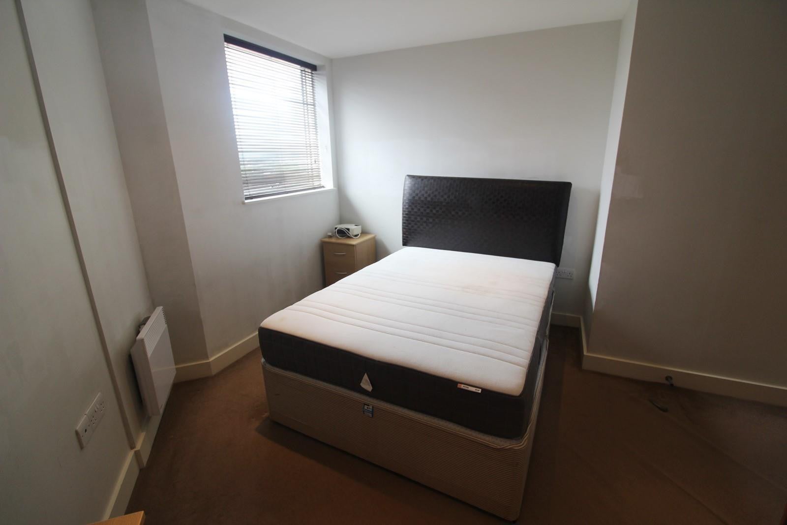 Flat Garrard Street in Reading