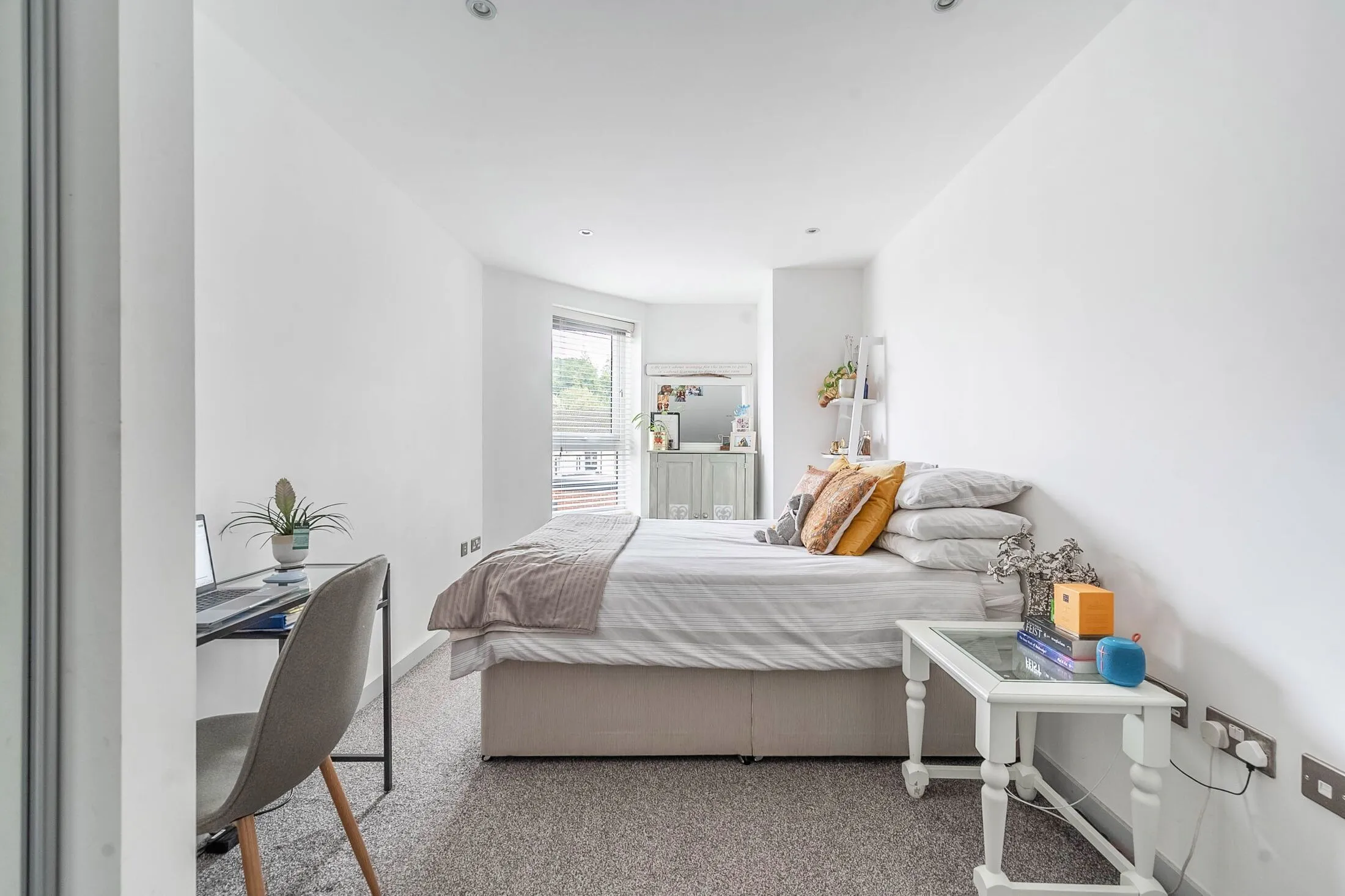 Flat Aldenham Road in Watford