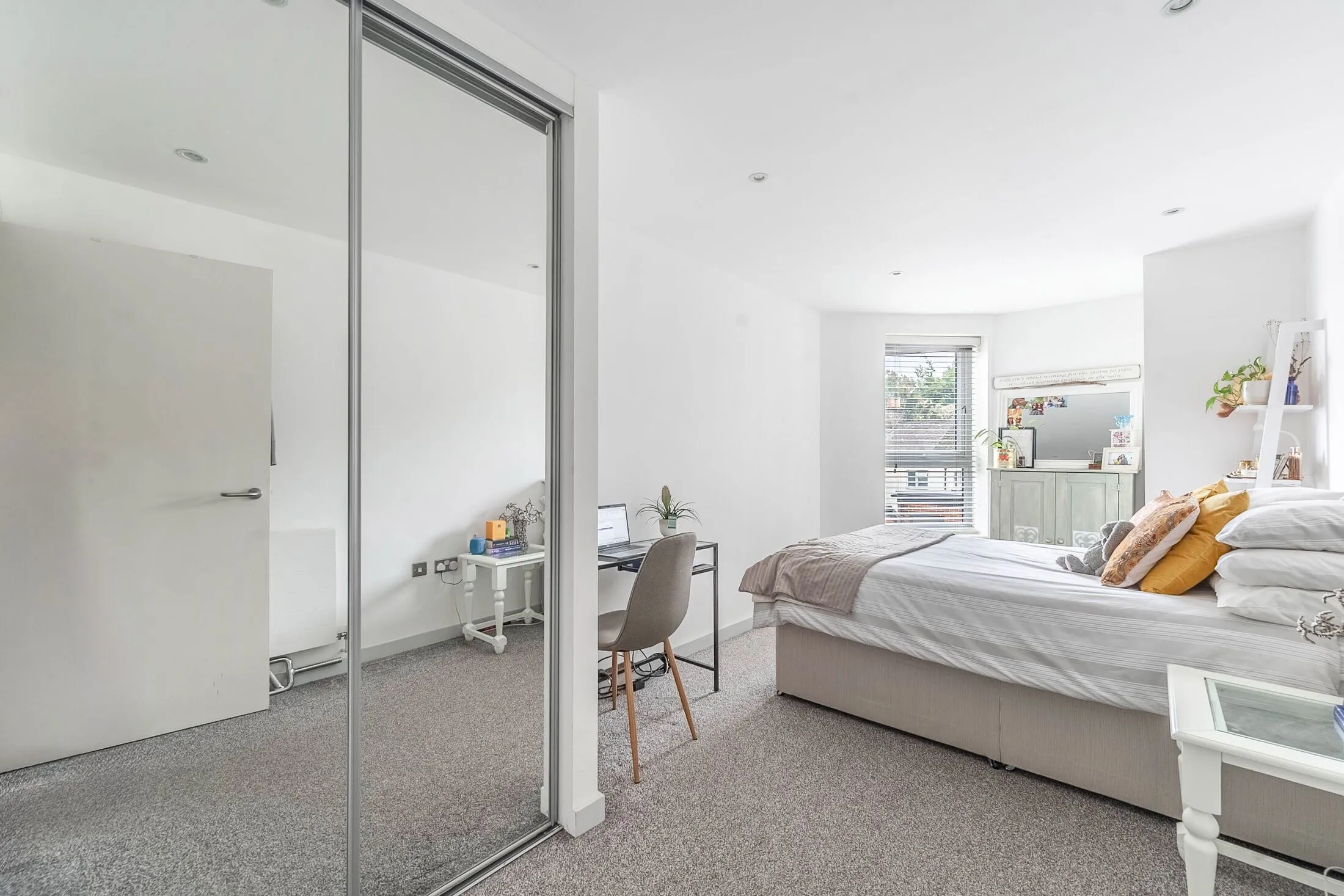 Flat Aldenham Road in Watford