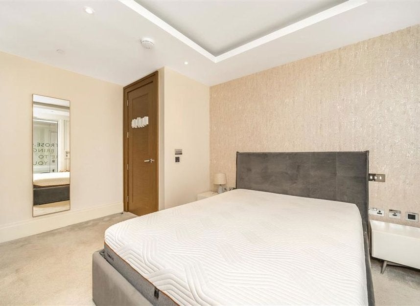 Flat Strand in City of Westminster