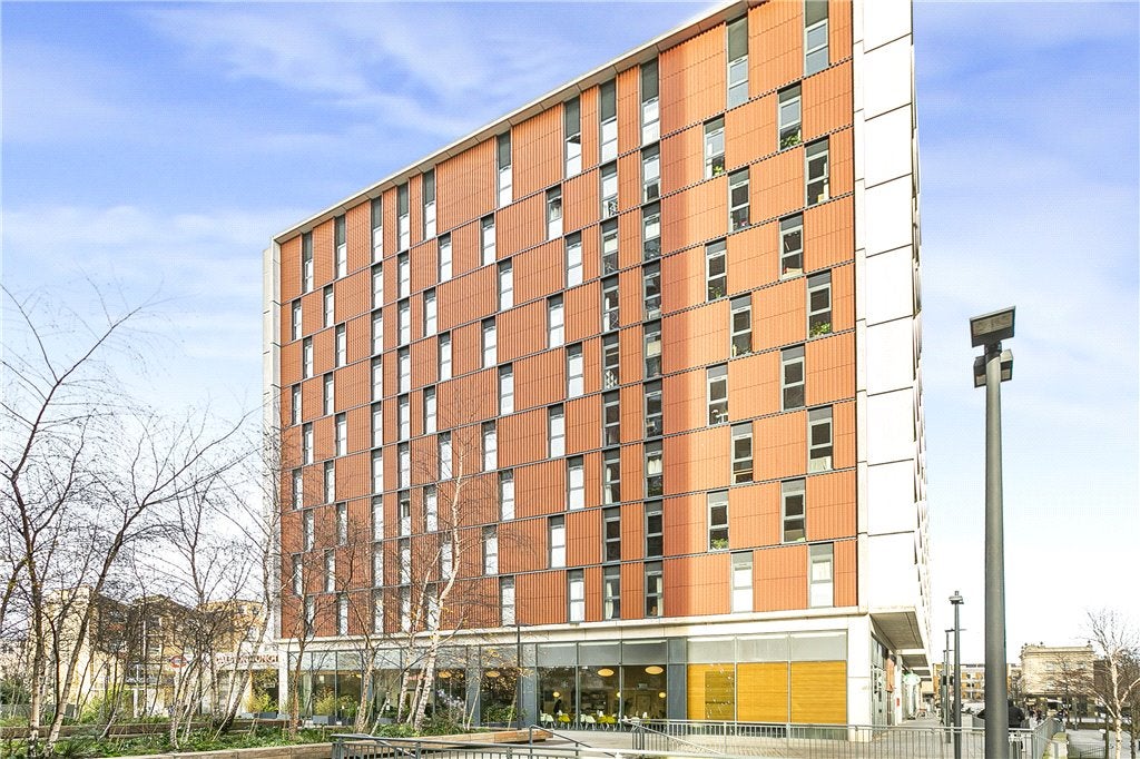 Flat Dalston Square in Greater London