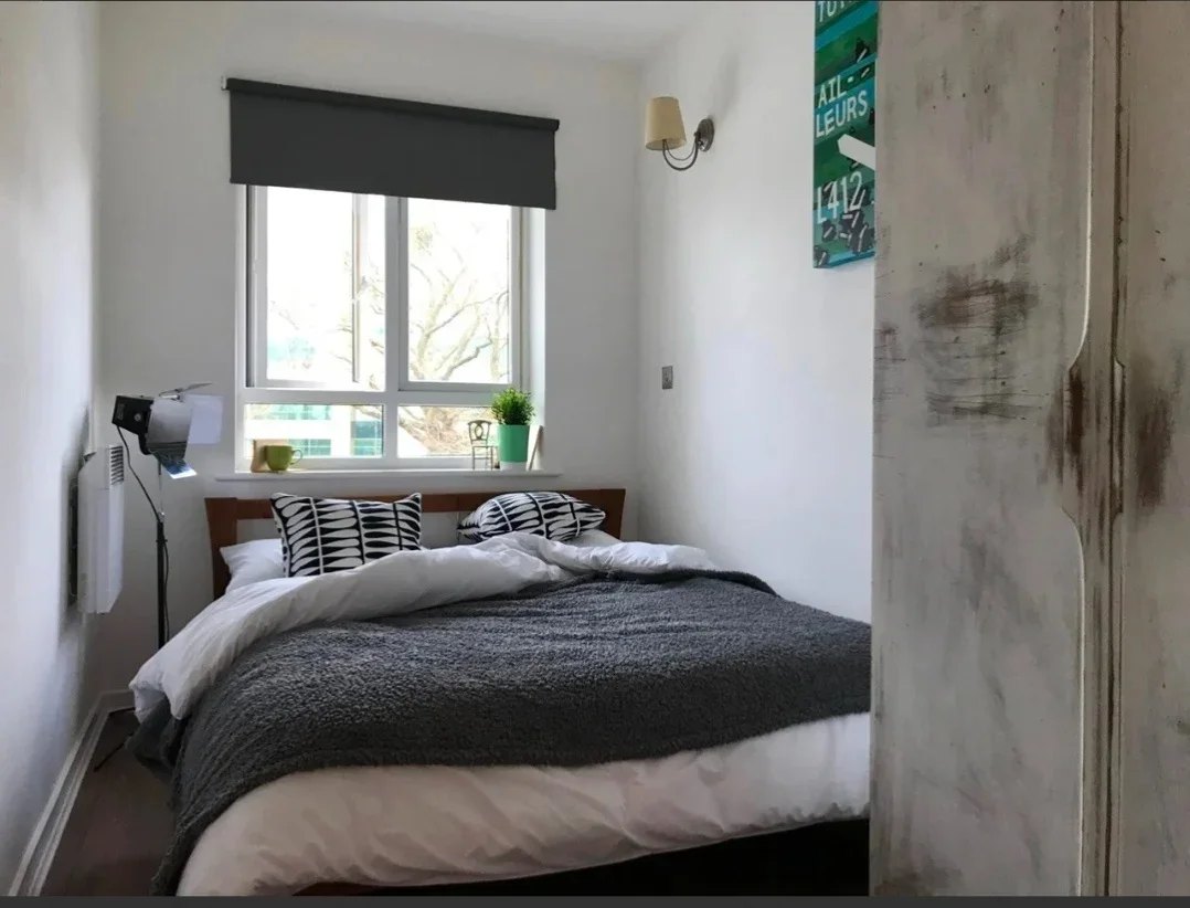 Room Sovereign Heights in Slough