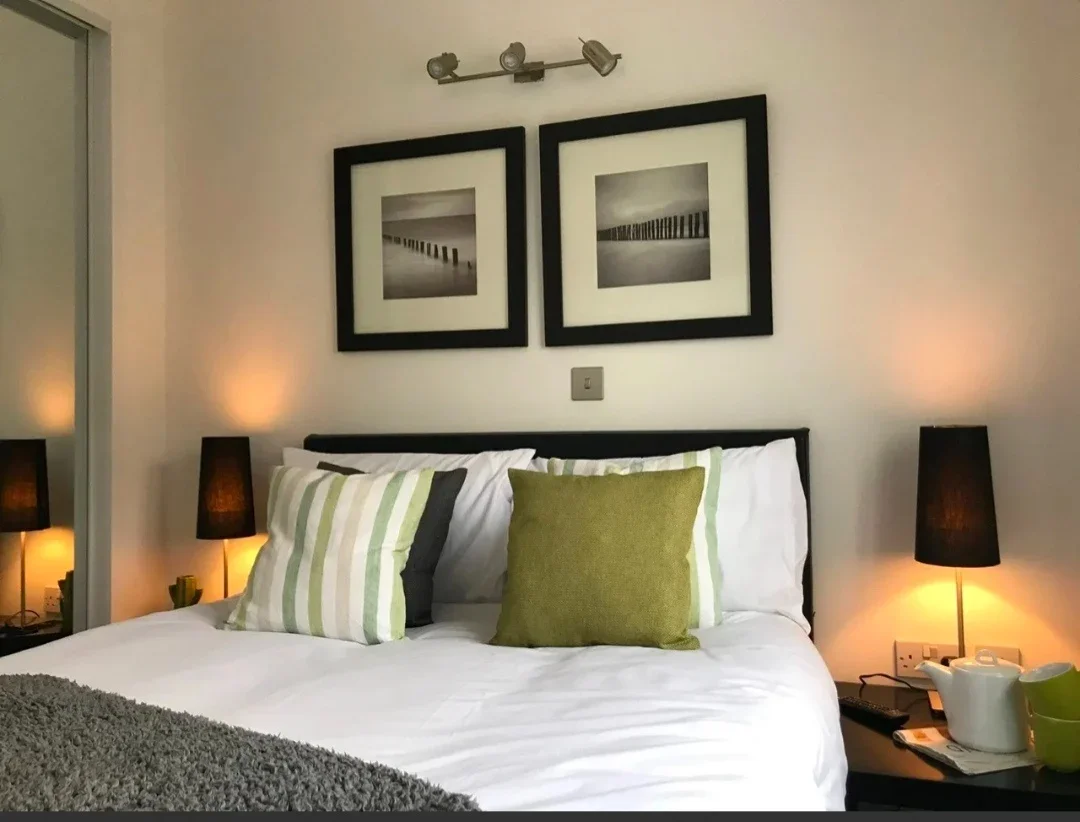 Room Sovereign Heights in Slough