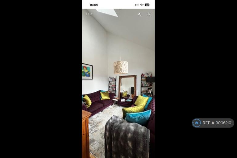 Room Ash Street in Salford